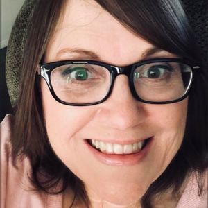 Meet your Posher, Shana